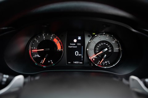 2.8 D-4D GR SPORT Pickup Double Cab 4dr Diesel Auto 4WD Euro 6 (s/s) (204 ps)