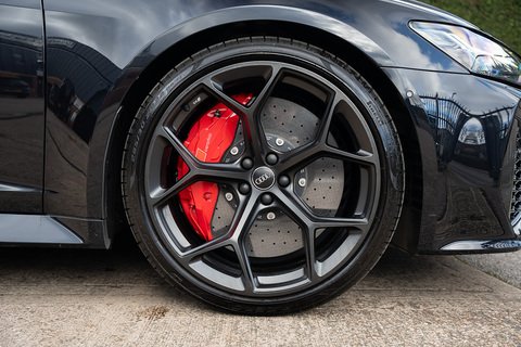 4.0 TFSI V8 Performance Carbon Vorsprung Estate 5dr Petrol Tiptronic quattro Euro 6 (s/s) (630 ps)