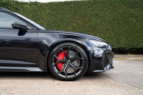 4.0 TFSI V8 Performance Carbon Vorsprung Estate 5dr Petrol Tiptronic quattro Euro 6 (s/s) (630 ps)