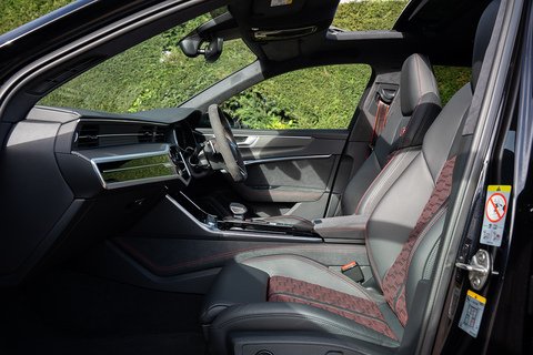 4.0 TFSI V8 Performance Carbon Vorsprung Estate 5dr Petrol Tiptronic quattro Euro 6 (s/s) (630 ps)