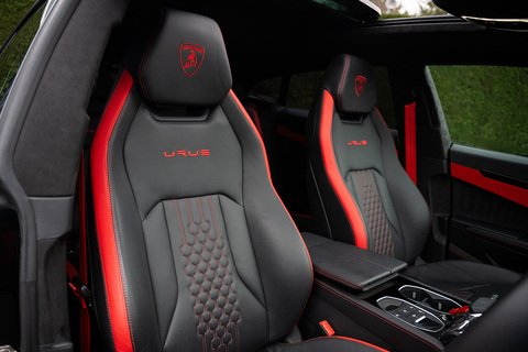 4.0 V8 BiTurbo S SUV 5dr Petrol Auto 4WD Euro 6 (666 ps)