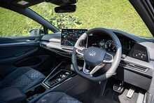 Volkswagen Golf eTSI MHEV R-Line 