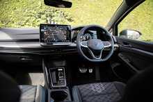 Volkswagen Golf eTSI MHEV R-Line 