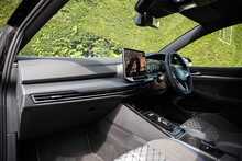 Volkswagen Golf eTSI MHEV R-Line 