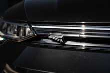 Volkswagen Golf eTSI MHEV R-Line 