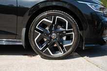 Volkswagen Golf eTSI MHEV R-Line 