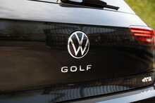 Volkswagen Golf eTSI MHEV R-Line 