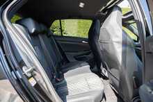 Volkswagen Golf eTSI MHEV R-Line 