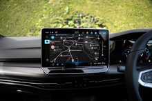 Volkswagen Golf eTSI MHEV R-Line 