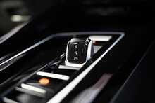 Volkswagen Golf eTSI MHEV R-Line 