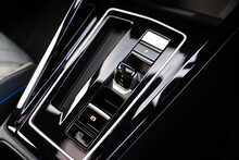 Volkswagen Golf eTSI MHEV R-Line 