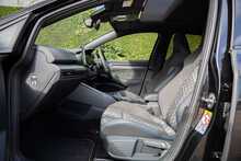 Volkswagen Golf eTSI MHEV R-Line 