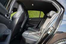 Volkswagen Golf eTSI MHEV R-Line 