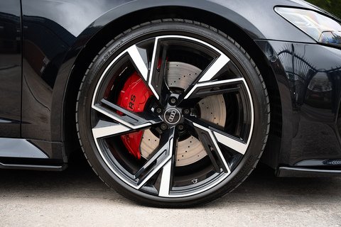 4.0 TFSI V8 Vorsprung Estate 5dr Petrol Tiptronic quattro Euro 6 (s/s) (600 ps)
