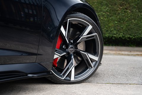 4.0 TFSI V8 Vorsprung Estate 5dr Petrol Tiptronic quattro Euro 6 (s/s) (600 ps)