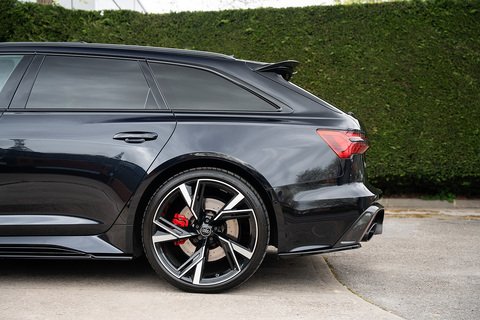 4.0 TFSI V8 Vorsprung Estate 5dr Petrol Tiptronic quattro Euro 6 (s/s) (600 ps)
