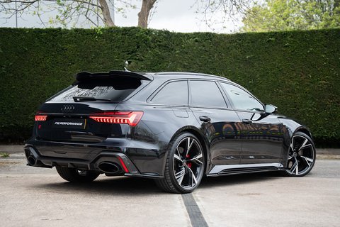 4.0 TFSI V8 Vorsprung Estate 5dr Petrol Tiptronic quattro Euro 6 (s/s) (600 ps)