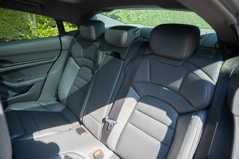 Performance Plus 93.4kWh 4S Saloon 4dr Electric Auto 4WD (11kW Charger) (571 ps)