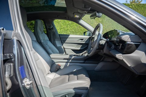 Performance Plus 93.4kWh 4S Saloon 4dr Electric Auto 4WD (11kW Charger) (571 ps)