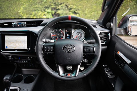 2.8 D-4D GR SPORT II Pickup Double Cab 4dr Diesel Auto 4WD Euro 6 (s/s) (204 ps)