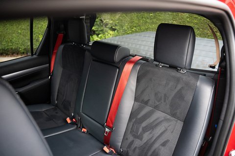 2.8 D-4D GR SPORT II Pickup Double Cab 4dr Diesel Auto 4WD Euro 6 (s/s) (204 ps)