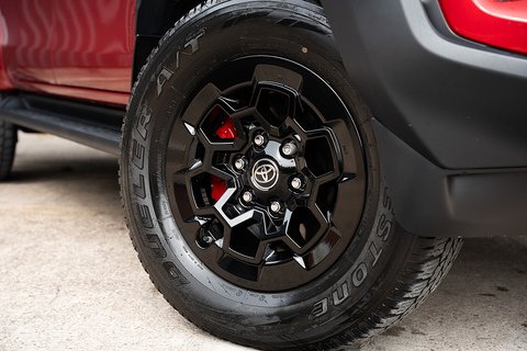 2.8 D-4D GR SPORT II Pickup Double Cab 4dr Diesel Auto 4WD Euro 6 (s/s) (204 ps)