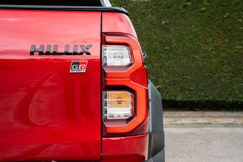 2.8 D-4D GR SPORT II Pickup Double Cab 4dr Diesel Auto 4WD Euro 6 (s/s) (204 ps)