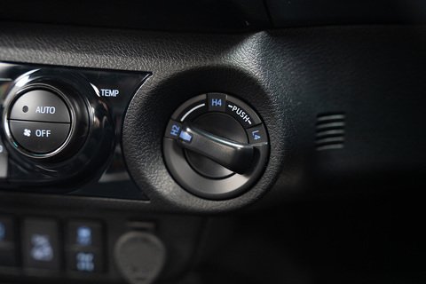 2.8 D-4D GR SPORT II Pickup Double Cab 4dr Diesel Auto 4WD Euro 6 (s/s) (204 ps)