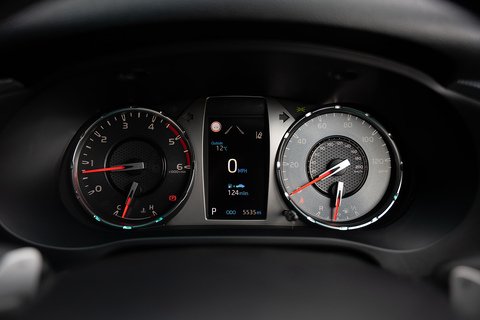 2.8 D-4D GR SPORT II Pickup Double Cab 4dr Diesel Auto 4WD Euro 6 (s/s) (204 ps)