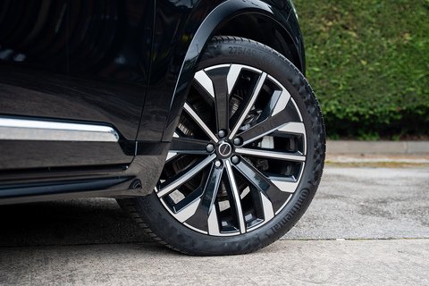 2.0 B5 MHEV Ultra Bright SUV 5dr Petrol Hybrid Auto 4WD Euro 6 (s/s) (250 ps)
