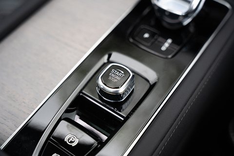 2.0 B5 MHEV Ultra Bright SUV 5dr Petrol Hybrid Auto 4WD Euro 6 (s/s) (250 ps)