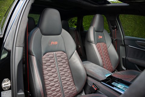 4.0 TFSI V8 Performance Carbon Vorsprung Estate 5dr Petrol Tiptronic quattro Euro 6 (s/s) (630 ps)