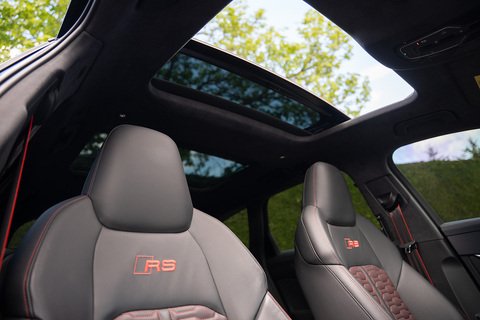 4.0 TFSI V8 Performance Carbon Vorsprung Estate 5dr Petrol Tiptronic quattro Euro 6 (s/s) (630 ps)