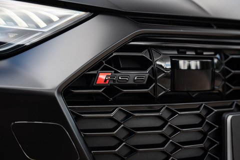 4.0 TFSI V8 Performance Carbon Vorsprung Estate 5dr Petrol Tiptronic quattro Euro 6 (s/s) (630 ps)