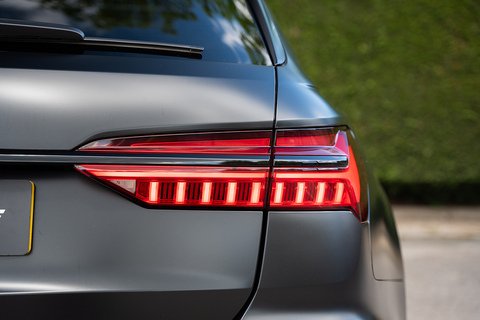 4.0 TFSI V8 Performance Carbon Vorsprung Estate 5dr Petrol Tiptronic quattro Euro 6 (s/s) (630 ps)