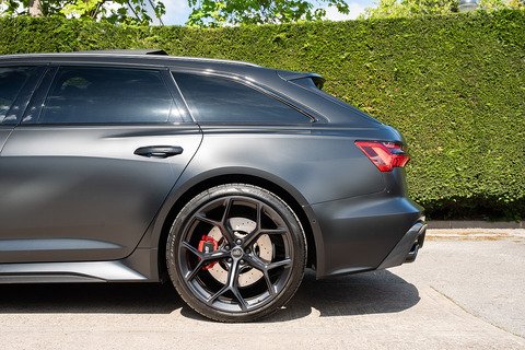 4.0 TFSI V8 Performance Carbon Vorsprung Estate 5dr Petrol Tiptronic quattro Euro 6 (s/s) (630 ps)