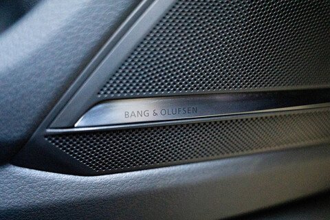 4.0 TFSI V8 Performance Carbon Vorsprung Estate 5dr Petrol Tiptronic quattro Euro 6 (s/s) (630 ps)