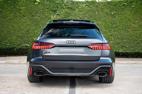 4.0 TFSI V8 Performance Carbon Vorsprung Estate 5dr Petrol Tiptronic quattro Euro 6 (s/s) (630 ps)