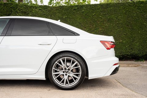 2.0 TFSIe 50 Black Edition Saloon 4dr Petrol Plug-in Hybrid S Tronic quattro Euro 6 (s/s) 17.9kWh (299 ps)
