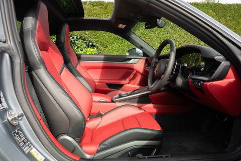 3.0T 992 Carrera Coupe 2dr Petrol PDK Euro 6 (s/s) (394 ps)