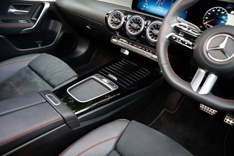 1.3 A250e 15.6kWh AMG Line (Premium Plus) Saloon 4dr Petrol Plug-in Hybrid 8G-DCT Euro 6 (s/s) (218 ps)