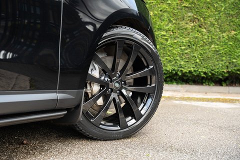 3.0 D300 MHEV SE SUV 5dr Diesel Auto 4WD Euro 6 (s/s) (300 ps)
