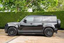 Land Rover Defender 110 D200 MHEV SE 