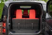 Land Rover Defender 110 D200 MHEV SE 