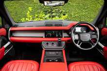 Land Rover Defender 110 D200 MHEV SE 
