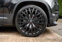 Land Rover Defender 110 D200 MHEV SE 