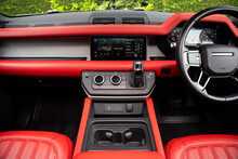 Land Rover Defender 110 D200 MHEV SE 