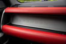 Land Rover Defender 110 D200 MHEV SE 