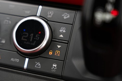 3.0 D200 MHEV SE SUV 5dr Diesel Auto 4WD Euro 6 (s/s) (200 ps)