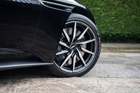 5.2 V12 Coupe 2dr Petrol Auto Euro 6 (s/s) (608 ps)